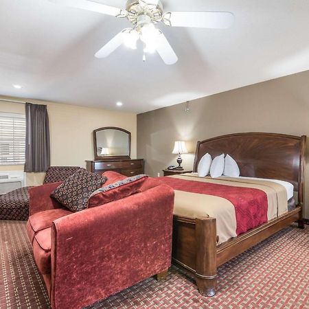 Econo Lodge Inn & Suites Bryant Exteriör bild