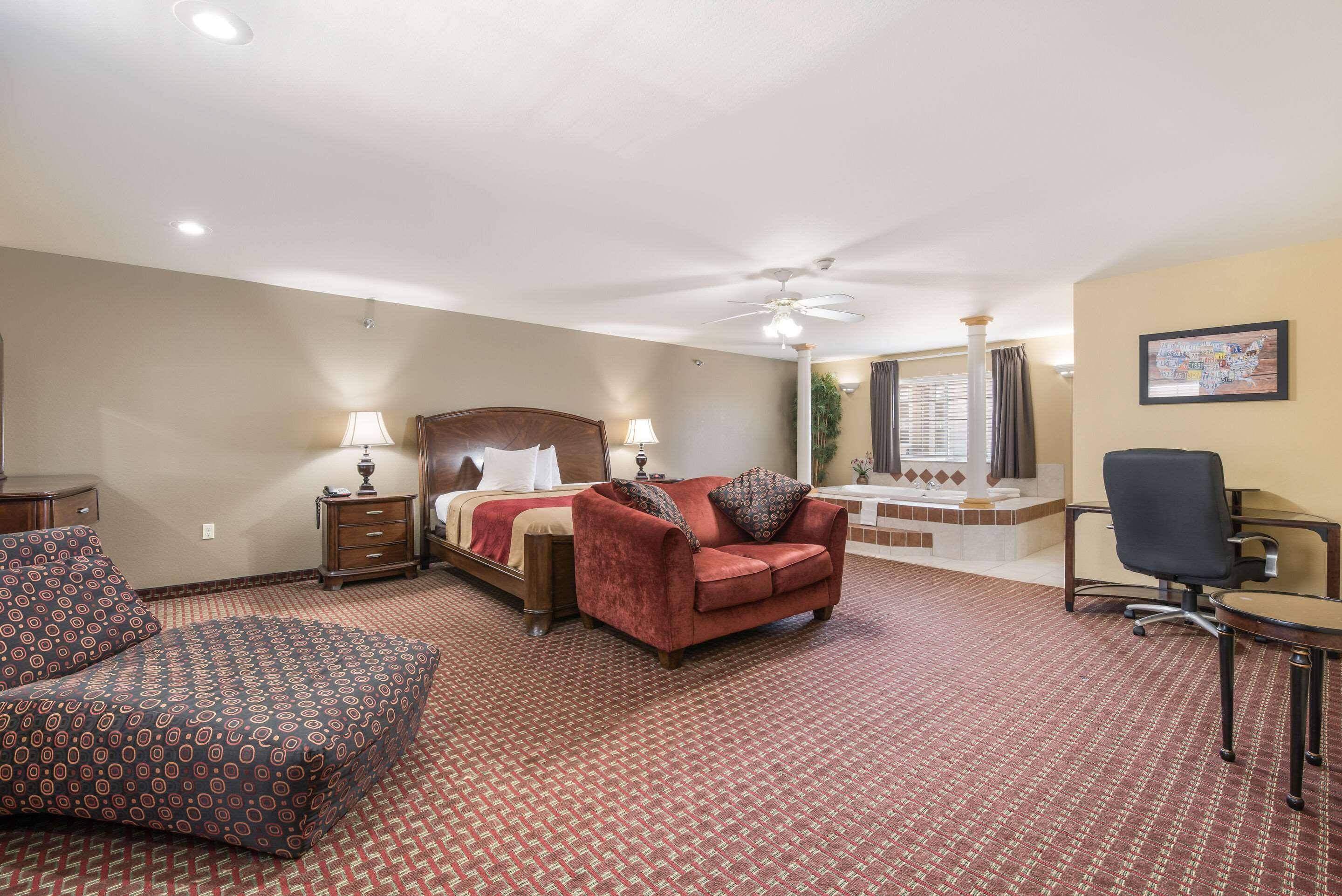 Econo Lodge Inn & Suites Bryant Exteriör bild