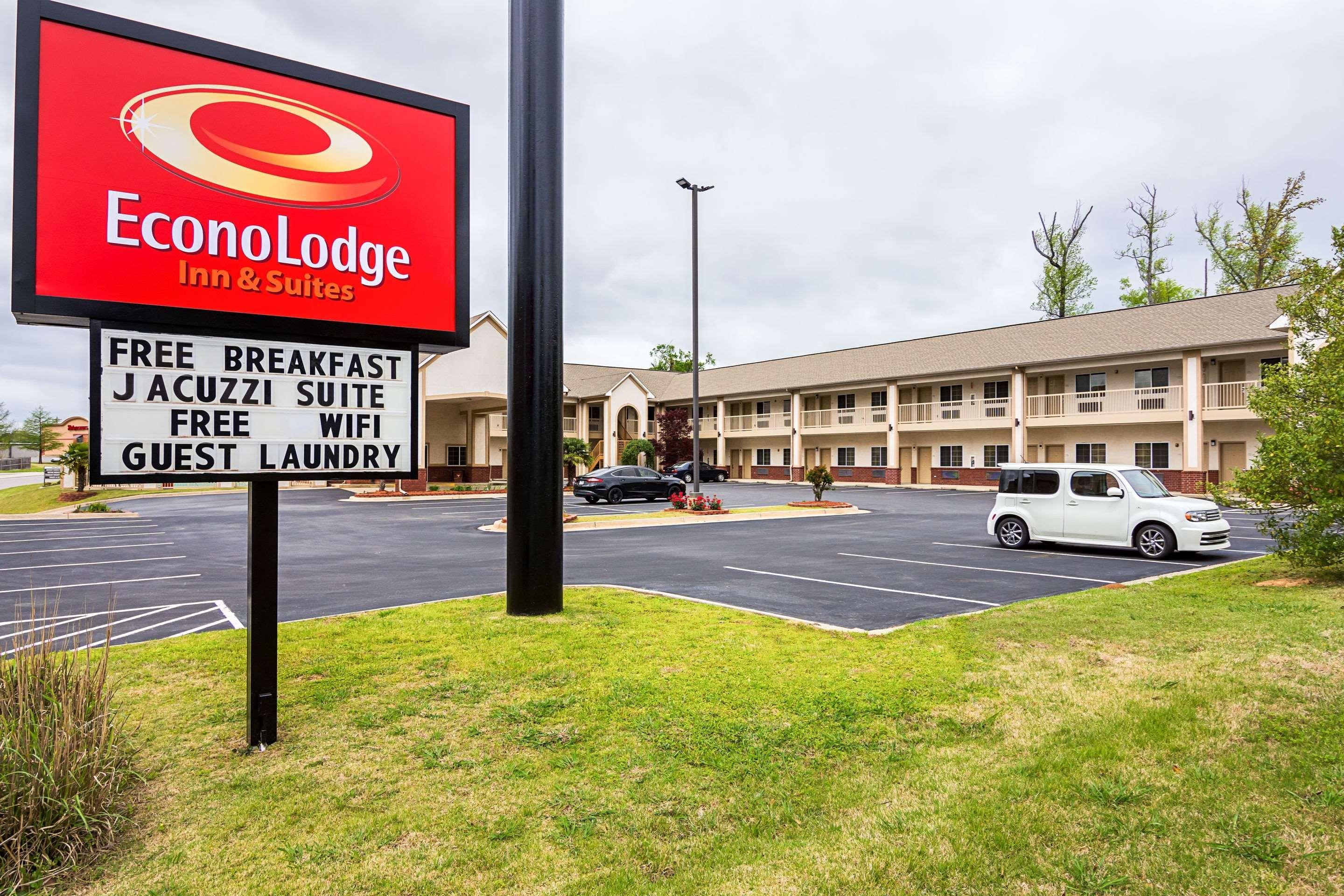 Econo Lodge Inn & Suites Bryant Exteriör bild