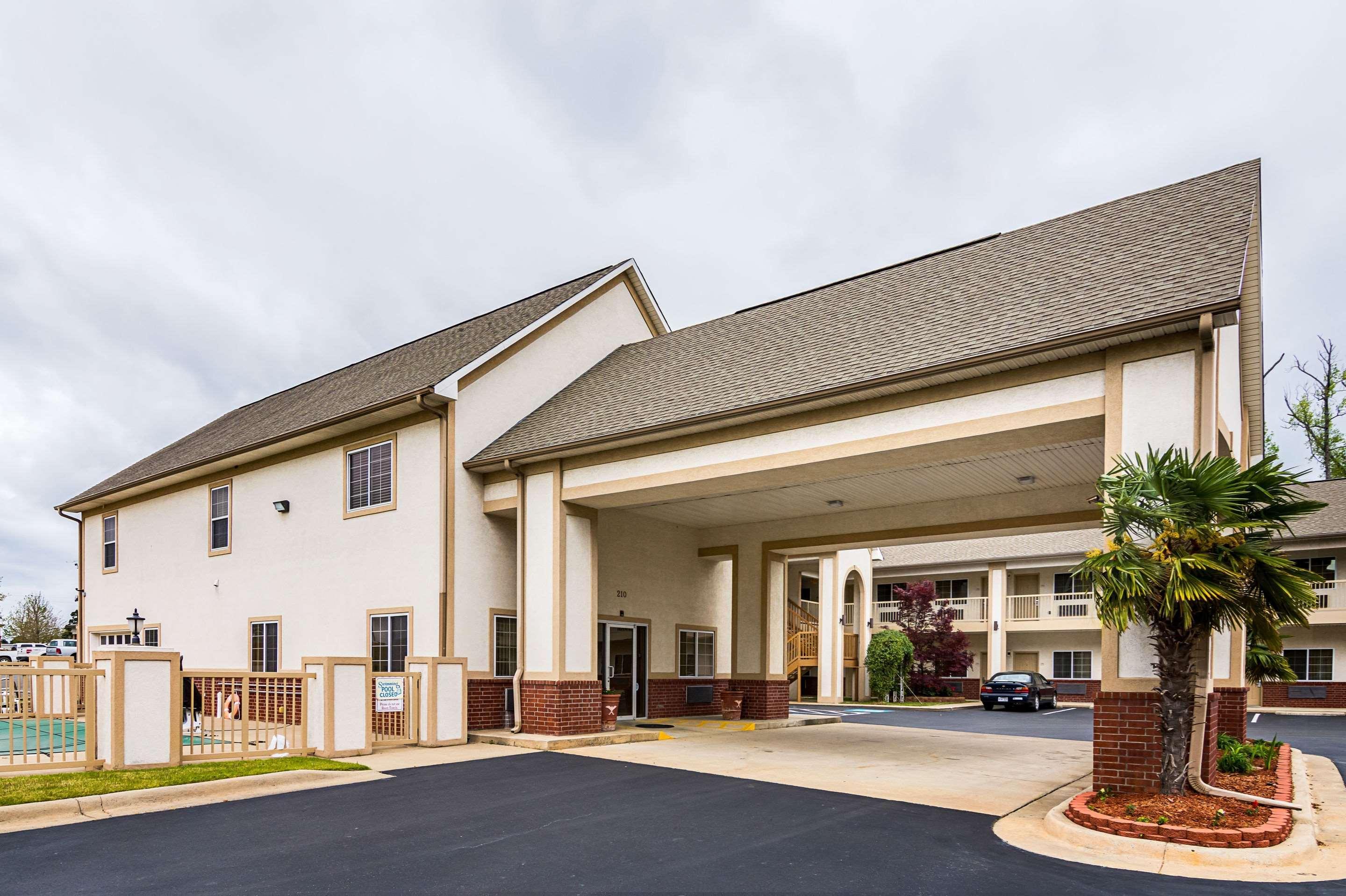 Econo Lodge Inn & Suites Bryant Exteriör bild