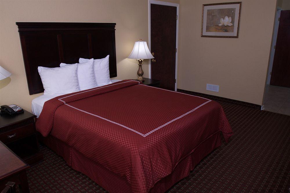 Econo Lodge Inn & Suites Bryant Exteriör bild