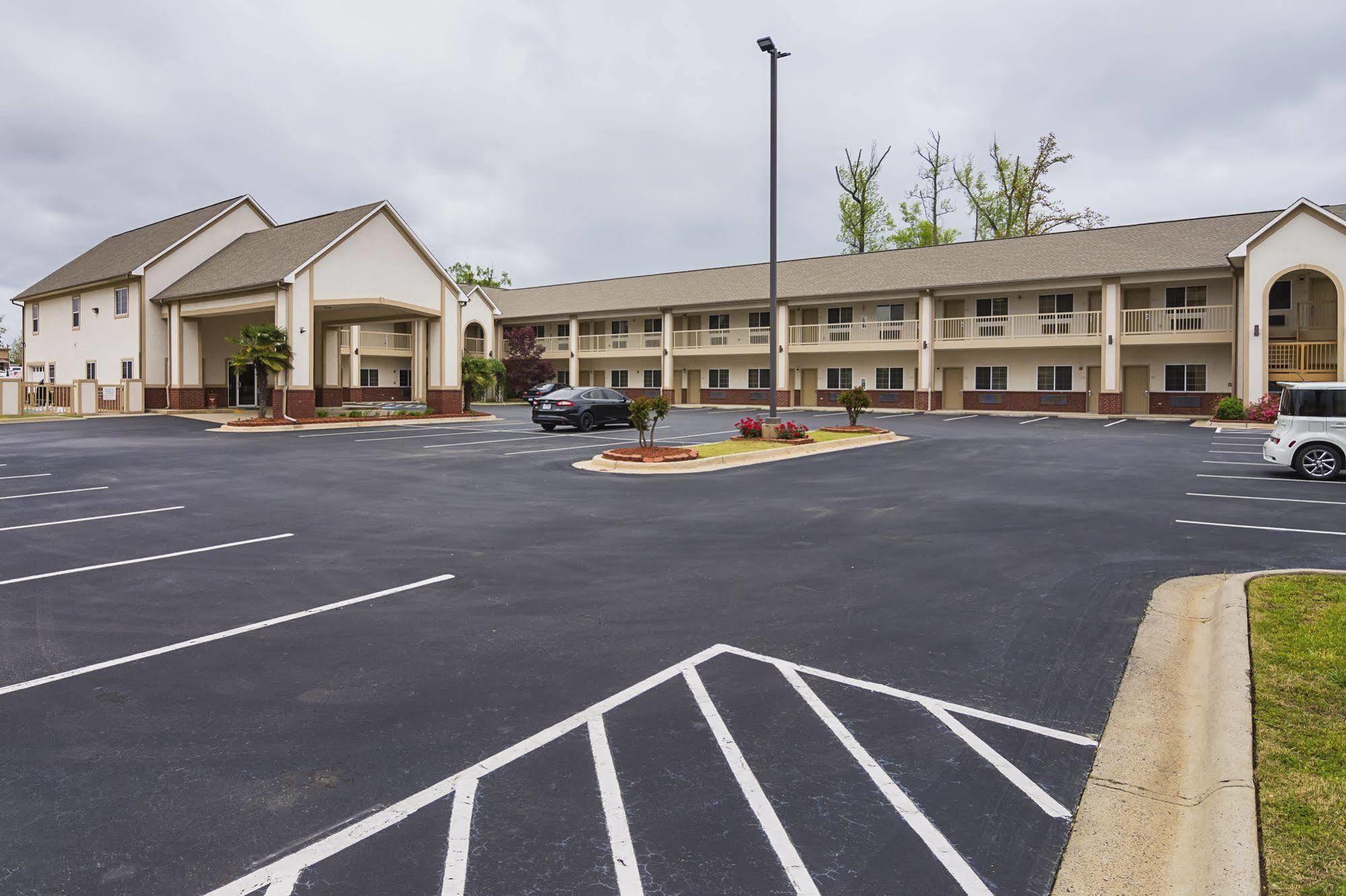 Econo Lodge Inn & Suites Bryant Exteriör bild
